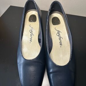 Fanfares Navy Pumps Women’s 5.5 Classic Low Heel Dress Shoes